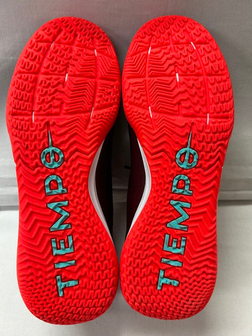 ☆【美品】NIKE TIEMPO フットサルシューズ サイズ 25.5cm