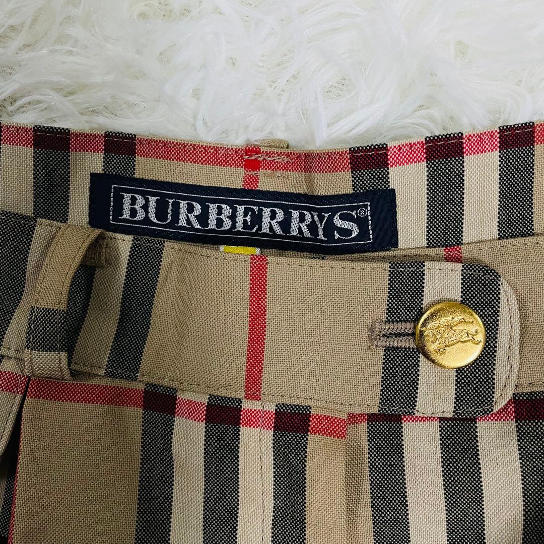 Burberrys　ショートパンツ　ノバチェック　ロゴ刻印ボタン