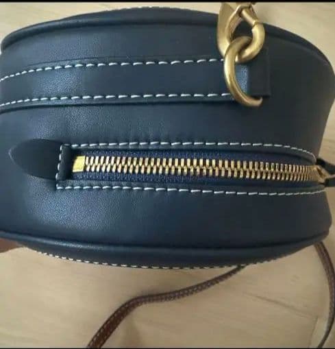 Tory Burchモノグラム 円形ショルダーバッグ ネイビー