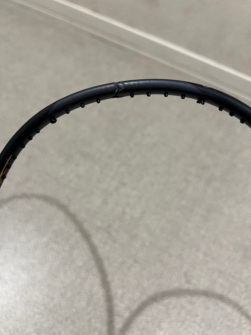 ラケット4本ヒビあり1本ヒビなし