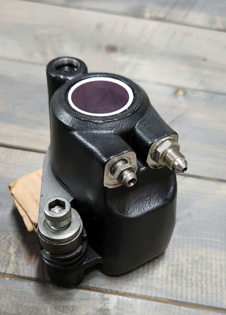 ハーレー　エボ純正キャリパー　　　　ブレーキパット新品　+　メンテ済