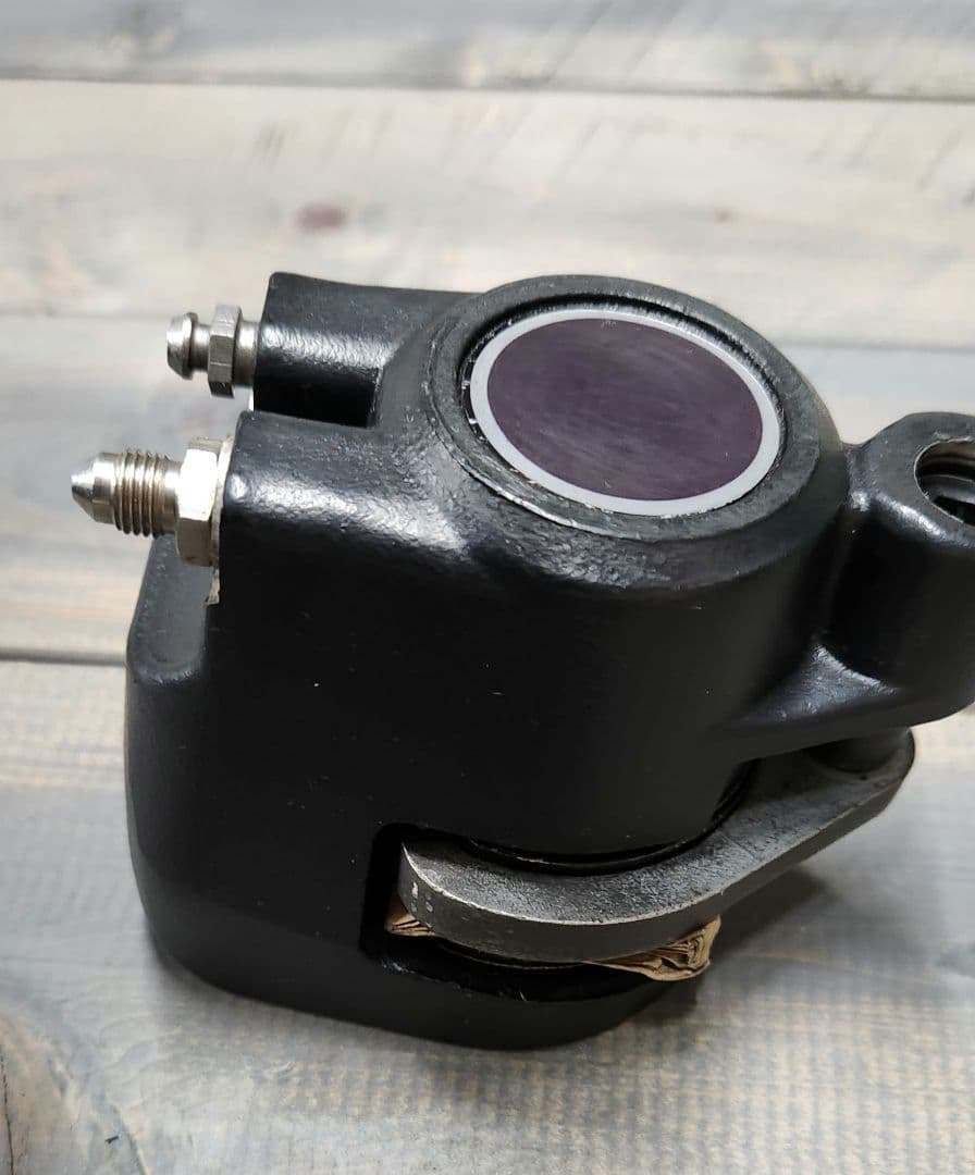 ハーレー　エボ純正キャリパー　　　　ブレーキパット新品　+　メンテ済