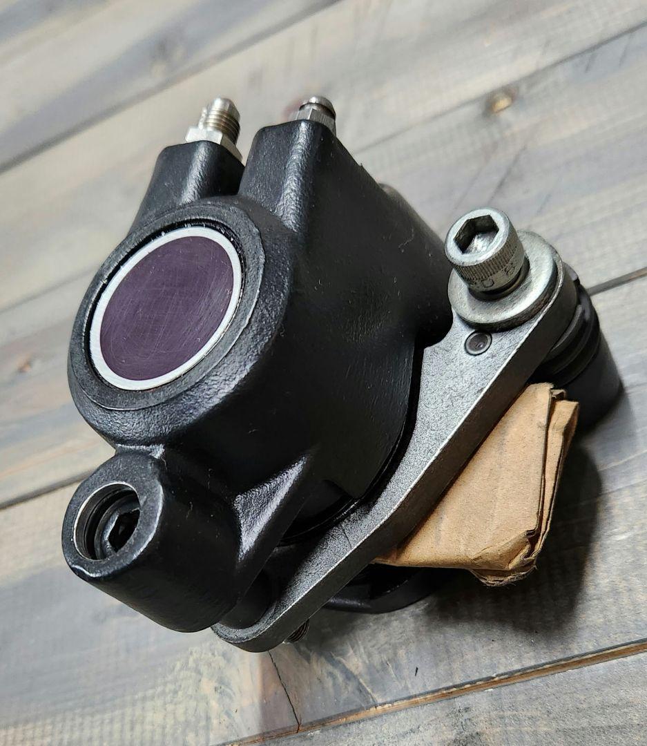 ハーレー　エボ純正キャリパー　　　　ブレーキパット新品　+　メンテ済