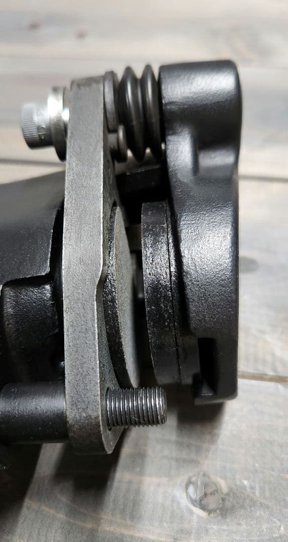 ハーレー　エボ純正キャリパー　　　　ブレーキパット新品　+　メンテ済