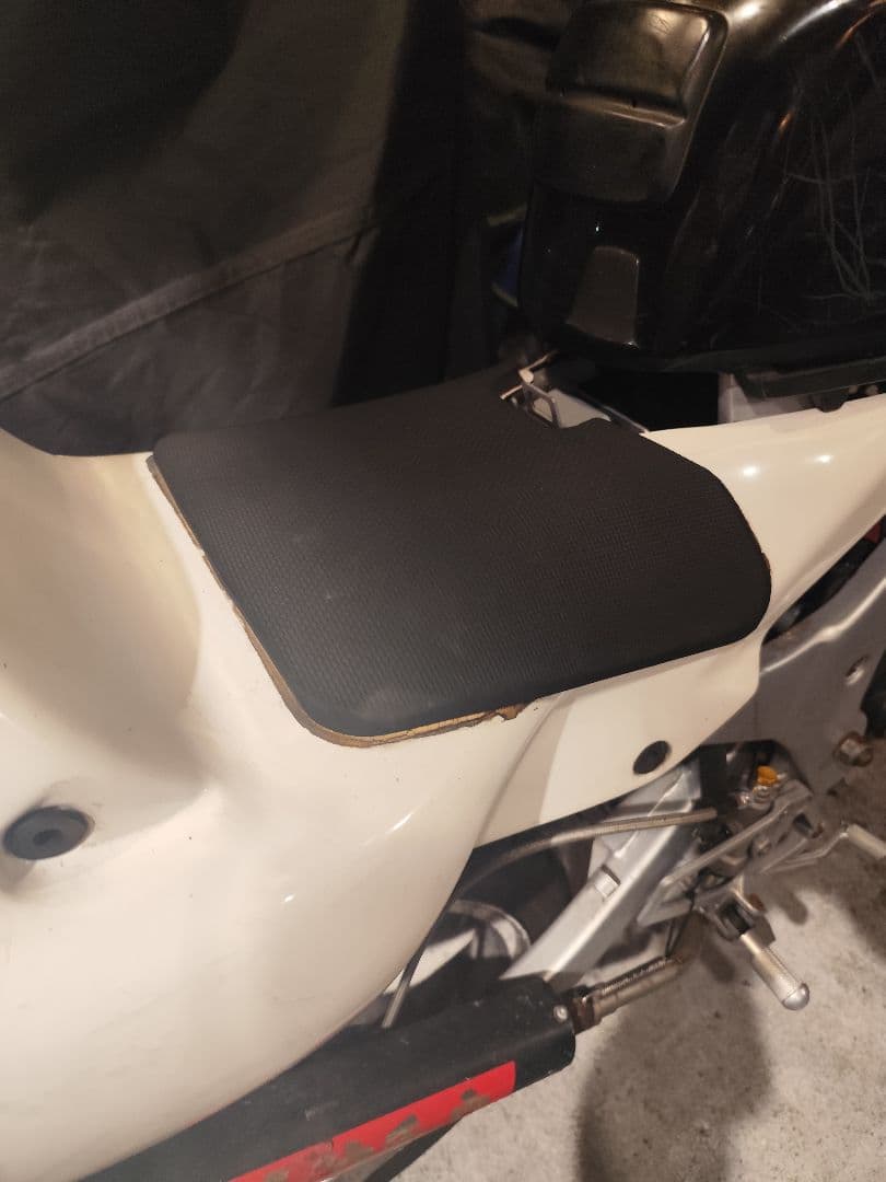 コーラ飲んでます