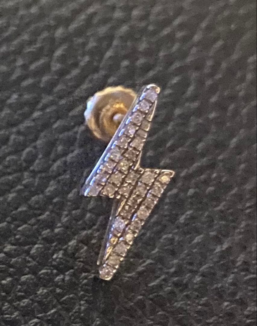 アヴァランチ　イナズマピアス　K10 ダイヤモンド