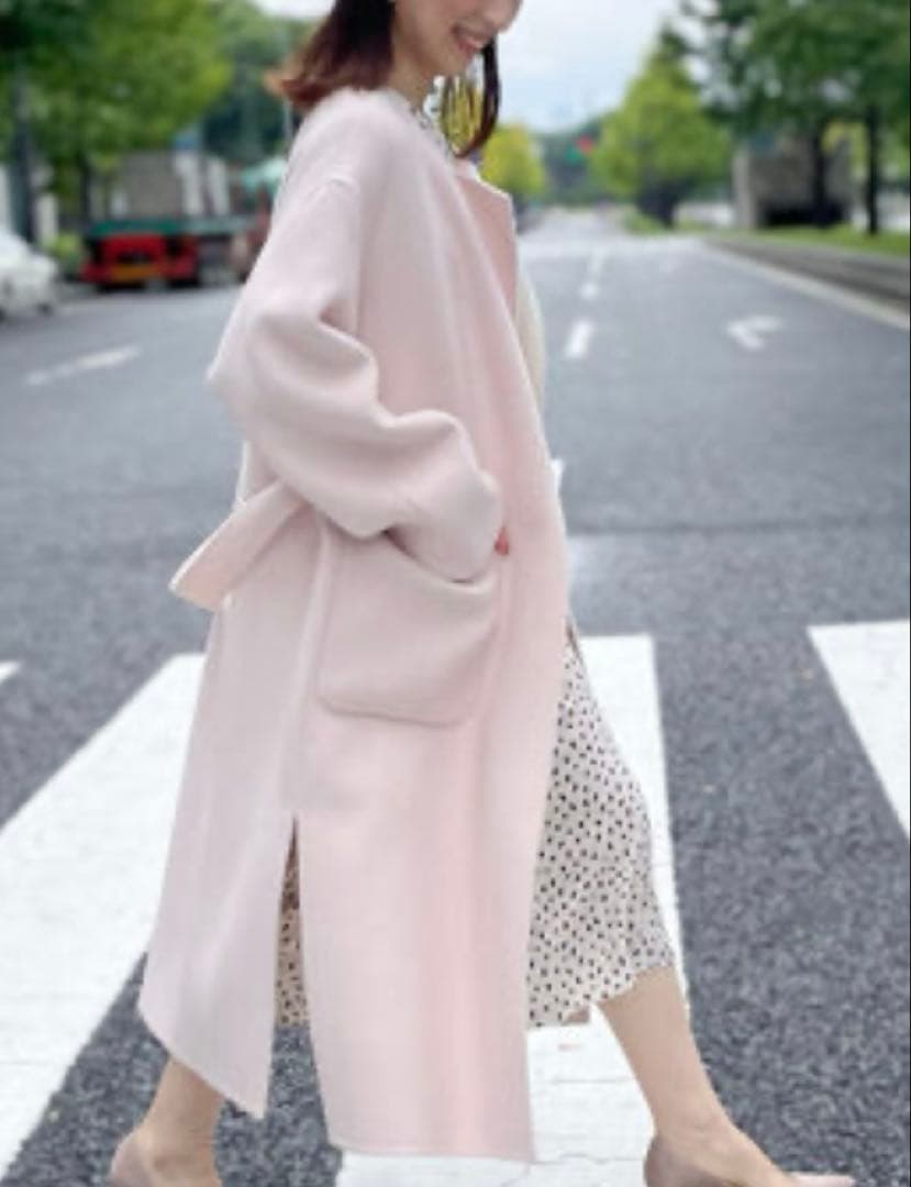 ノーリーズソフィピンクホワイトノーカラーロングジャケットバイカラー