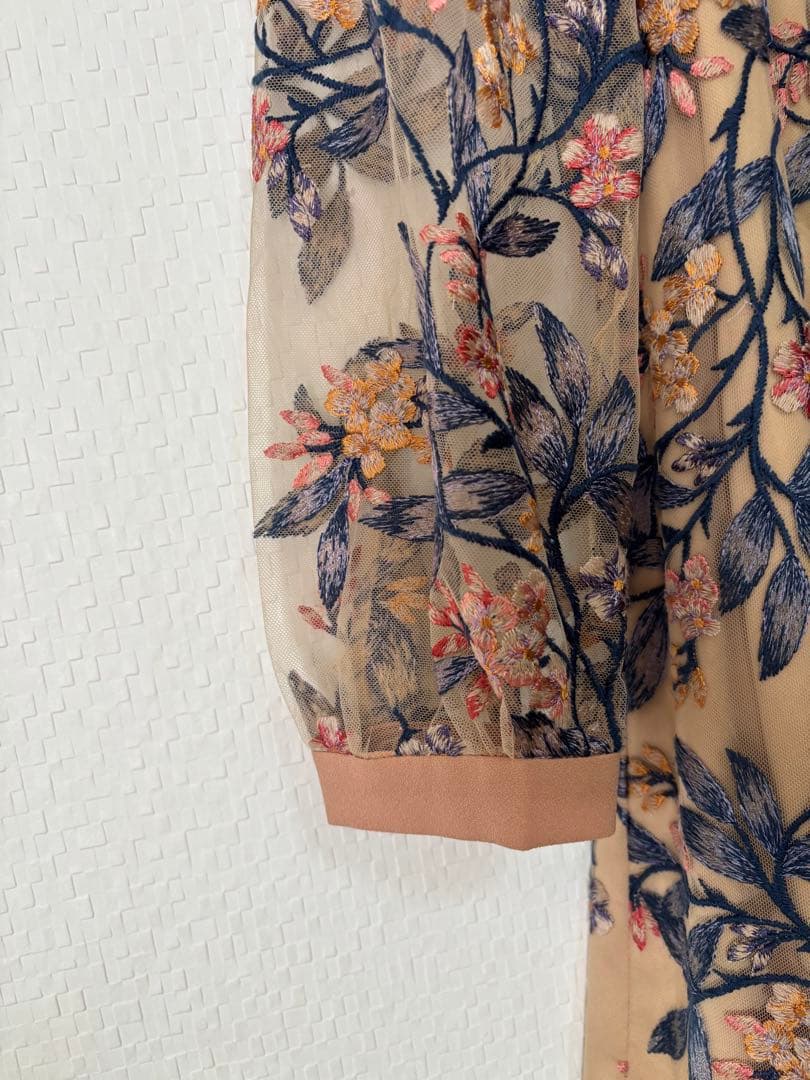 【現行品】グレースコンチネンタル フラワー刺繍フレアワンピース 38 ベージュ