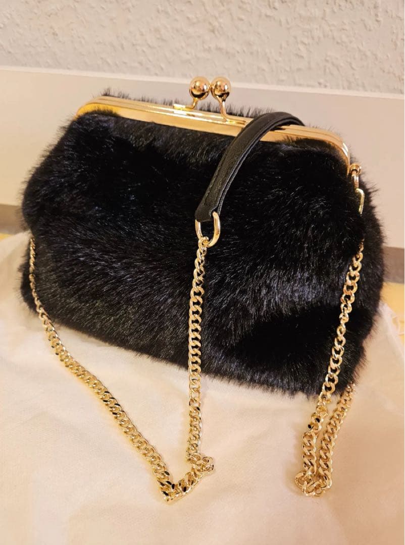 Max Mara ブラックファー ショルダーバッグ（新品）