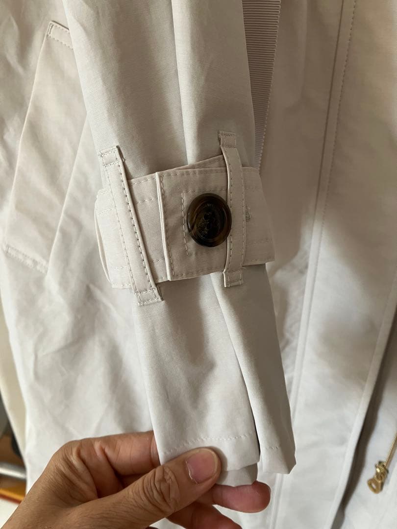 ブルーレーベルクレストブリッジベージュ フード付きロングコート新品