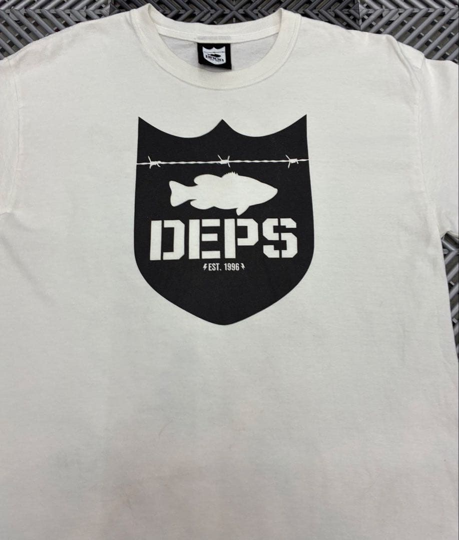 希少！限定！M！ホワイト！デプス×バスブリゲード ダブルネーム ロゴ Tシャツ