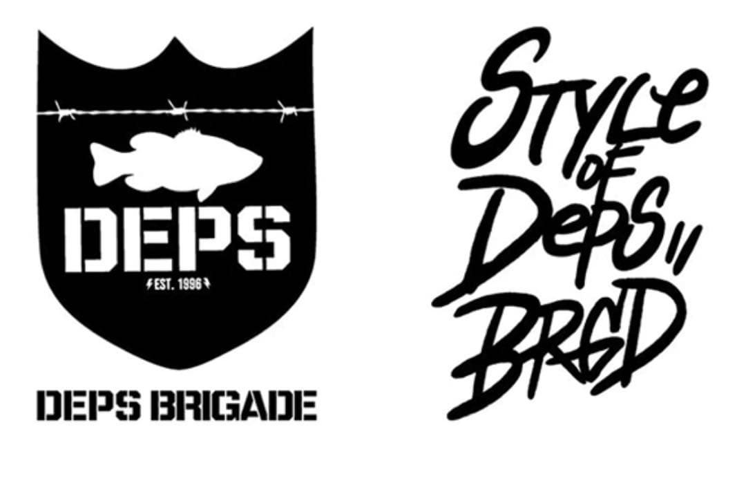 希少！限定！M！ホワイト！デプス×バスブリゲード ダブルネーム ロゴ Tシャツ