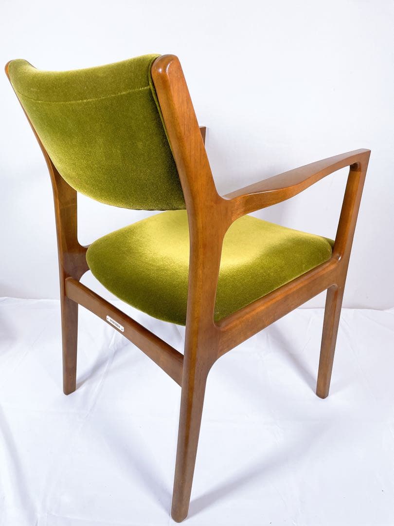 カリモク60+ ダイニングチェア アームチェア モケットグリーン