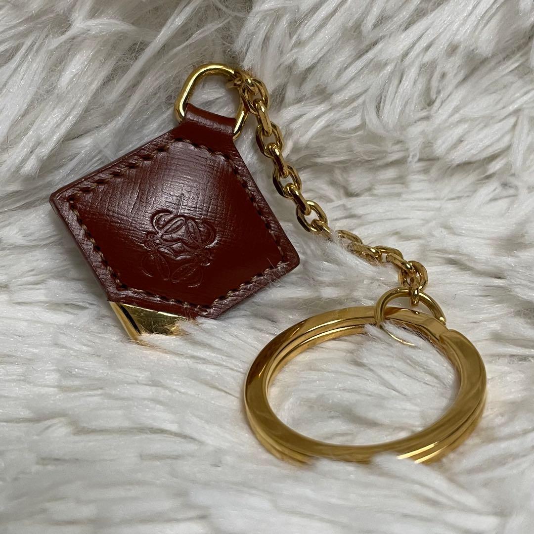 未使用品　ロエベ　6連キーケース アナグラム　チャーム　本革　型押し　金　茶
