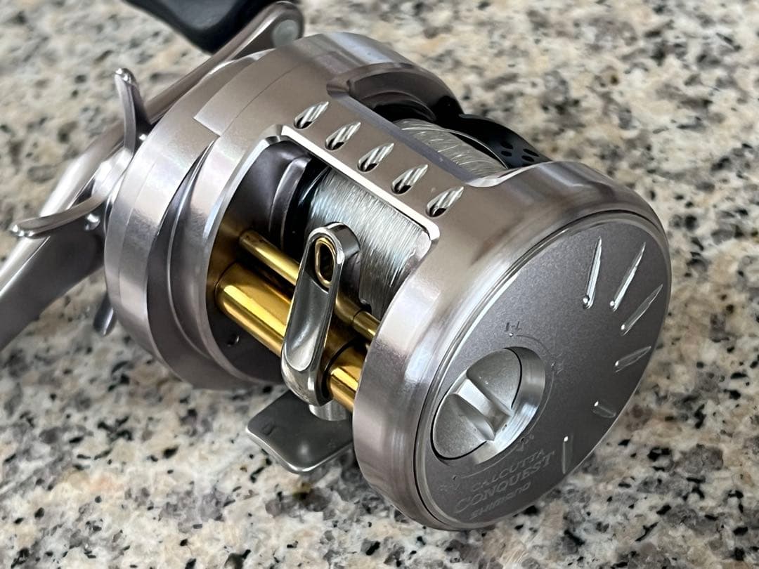 シマノ / SHIMANO ● 11 カルカッタコンクエスト50DC ハイギア