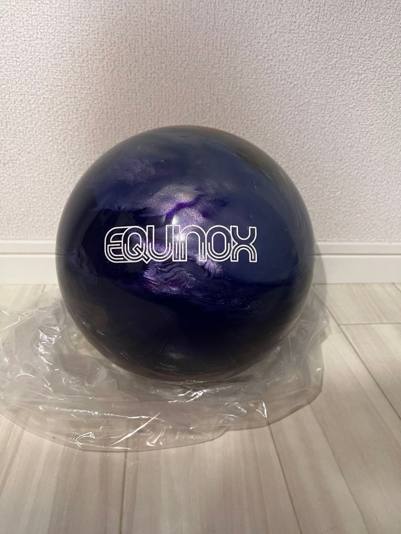 Equinox ボウリングボール 15ポンド