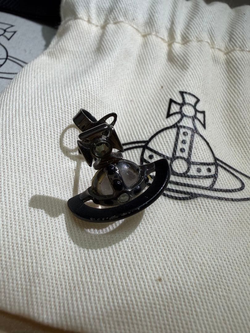 Vivienne Westwood クロスモチーフ ピアス(片耳用)