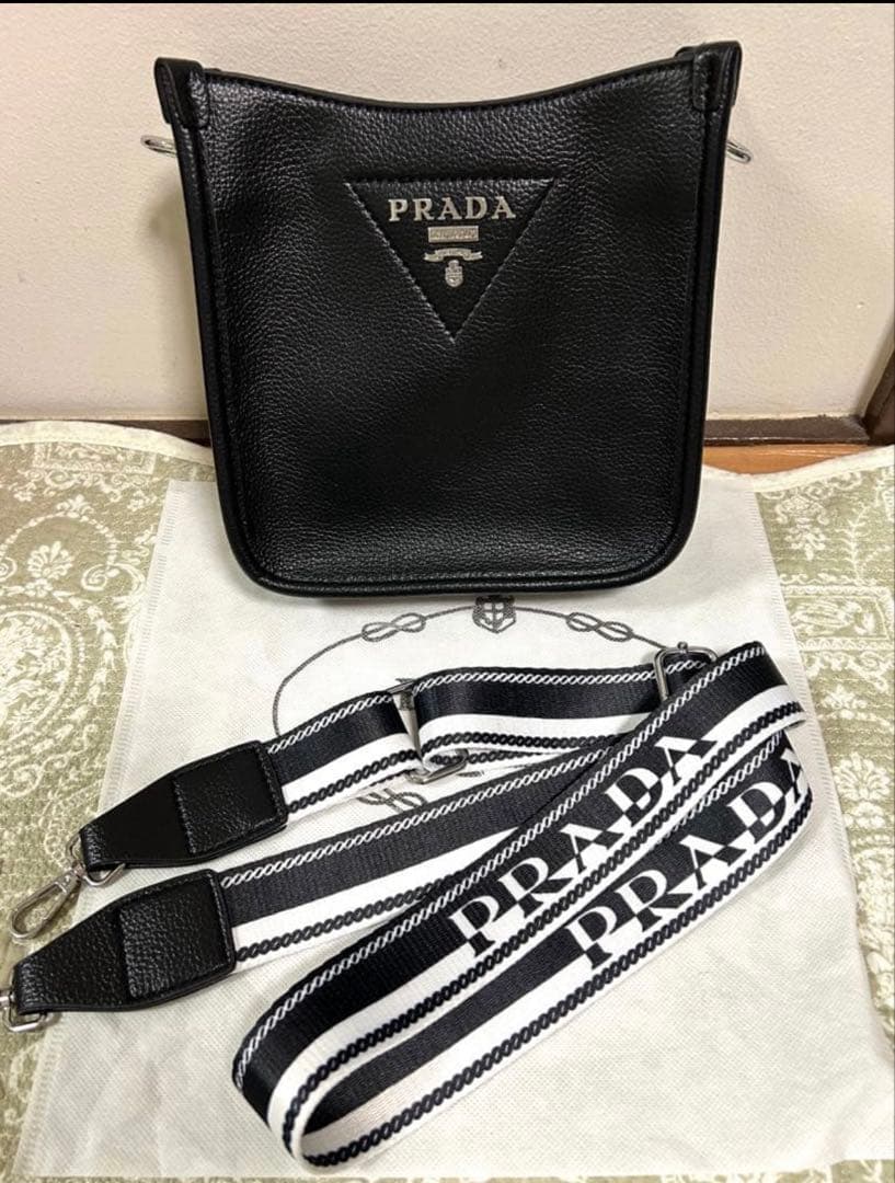PRADAプラダ　非売品ショルダーバッグ新品