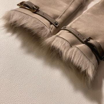 ま*ち様 【未使用級】カールドノヒュー　ラムスキン ムートングローブ アームウォ