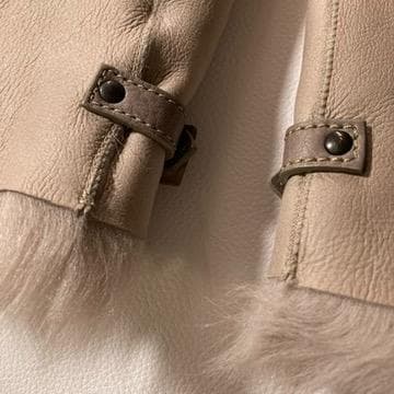 ま*ち様 【未使用級】カールドノヒュー　ラムスキン ムートングローブ アームウォ