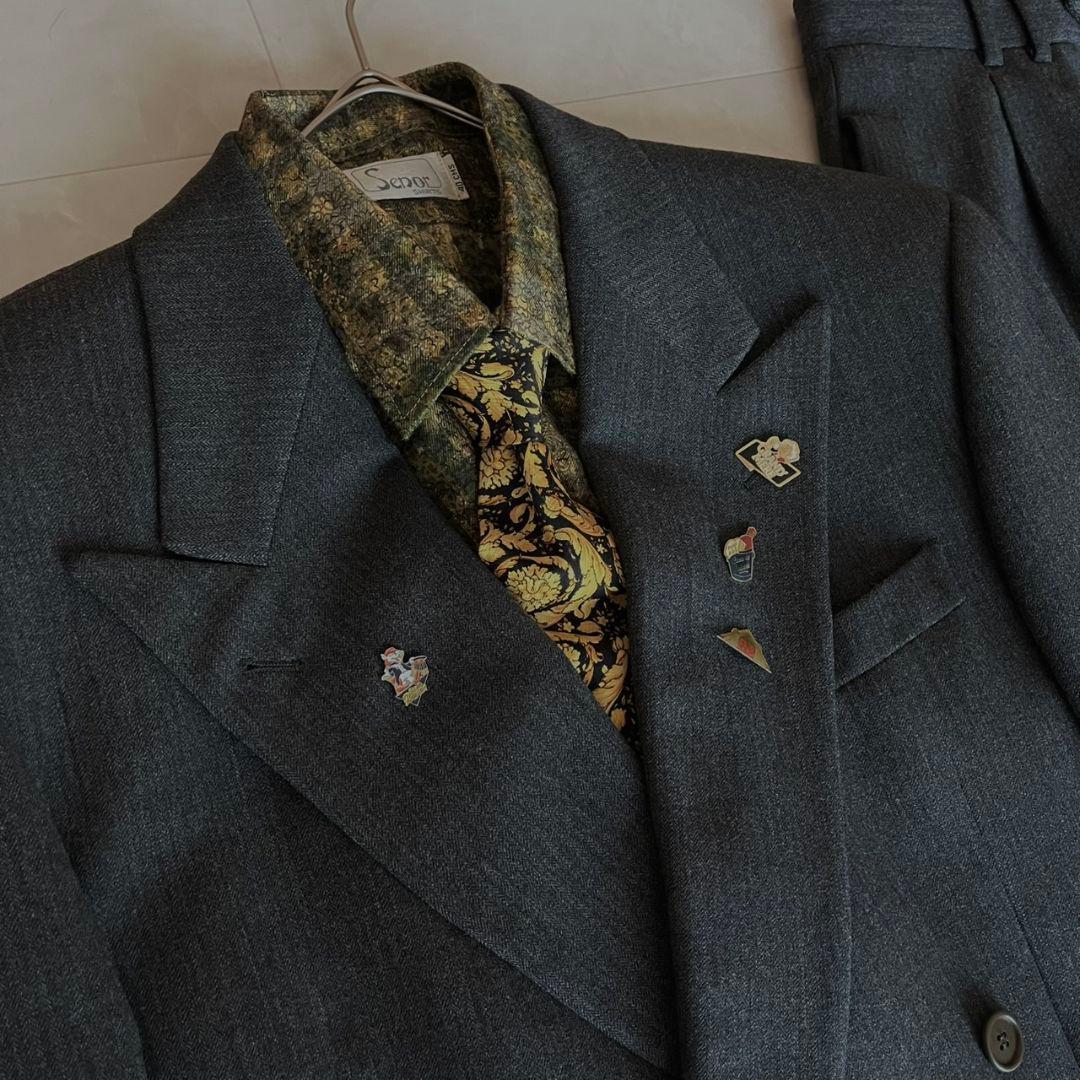 極美品✨豪華５点セット✨イタリア製ダブルスーツVERSACEネクタイ　ピンズ