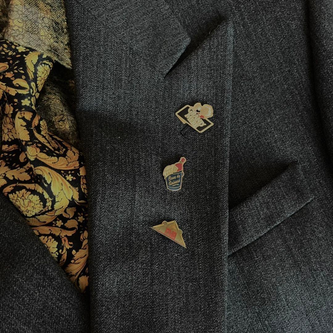 極美品✨豪華５点セット✨イタリア製ダブルスーツVERSACEネクタイ　ピンズ