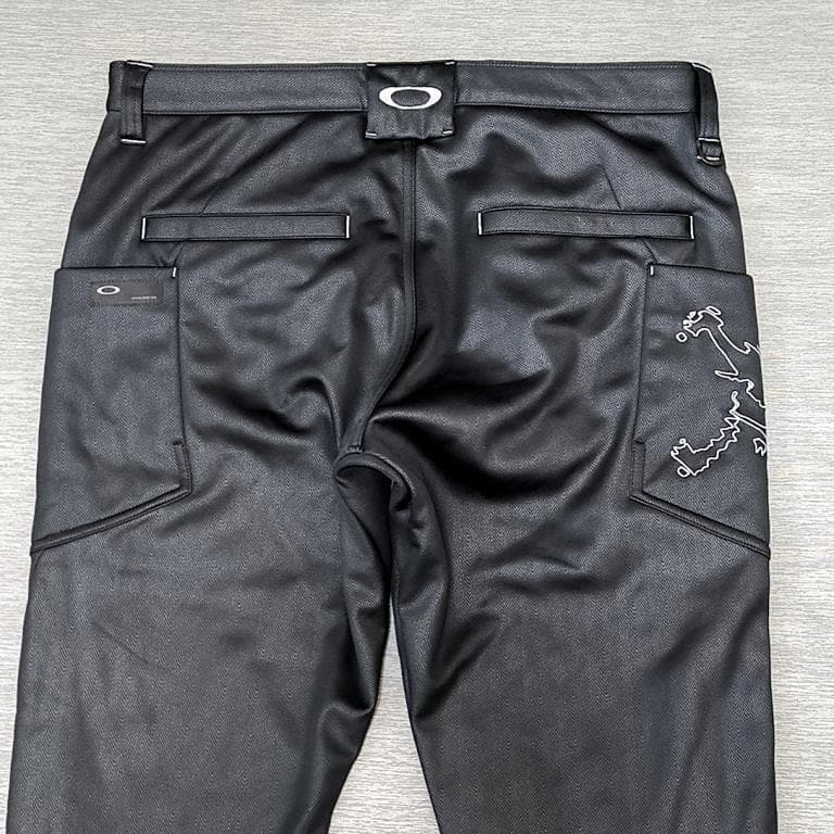 ◆オークリー ゴルフ　メンズ　冬用パンツ　大スカルロゴ刺繍　36サイズ　ブラック
