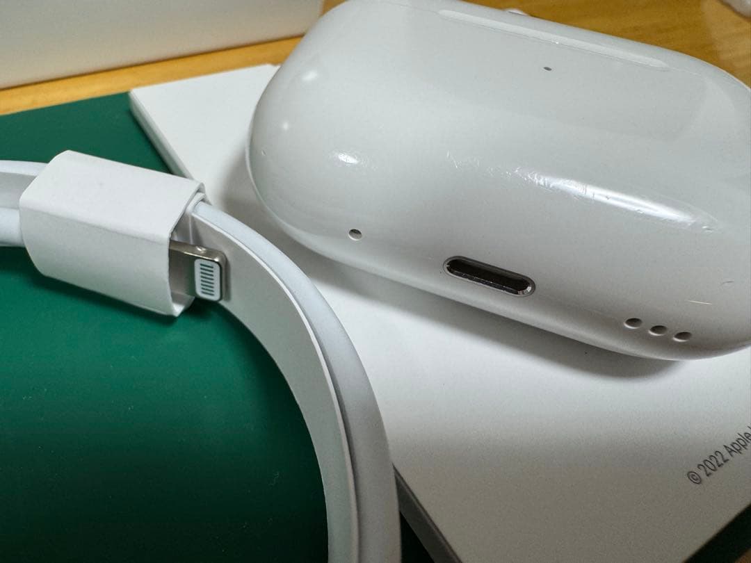 AirPods Pro 2 本体 充電ケース付き Lightningモデル