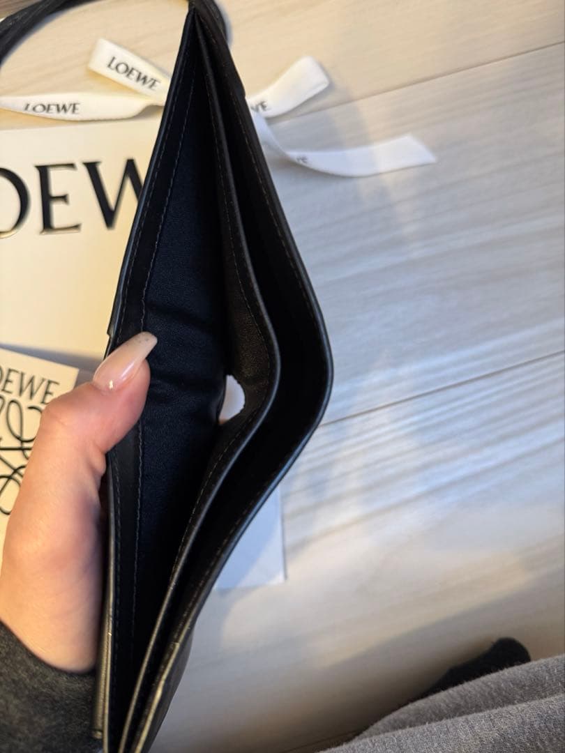 LOEWE パズル財布
