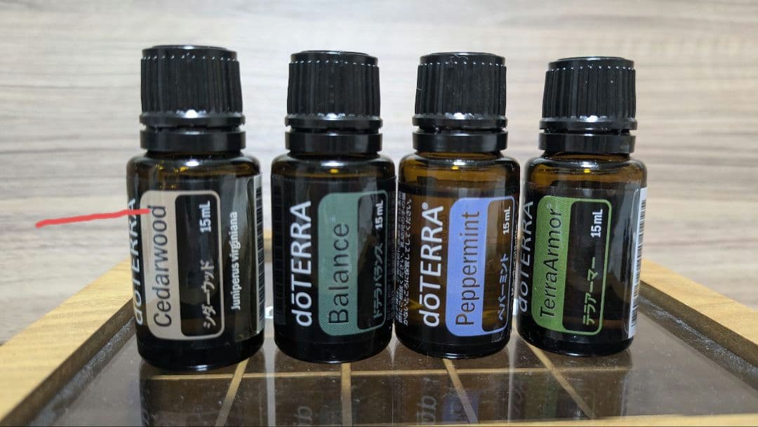 【値下げ】ドテラ エッセンシャルオイル 21本&木箱ケース