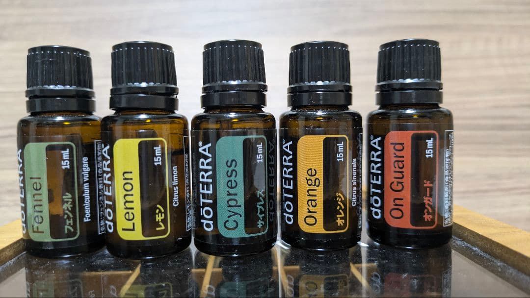 【値下げ】ドテラ エッセンシャルオイル 21本&木箱ケース