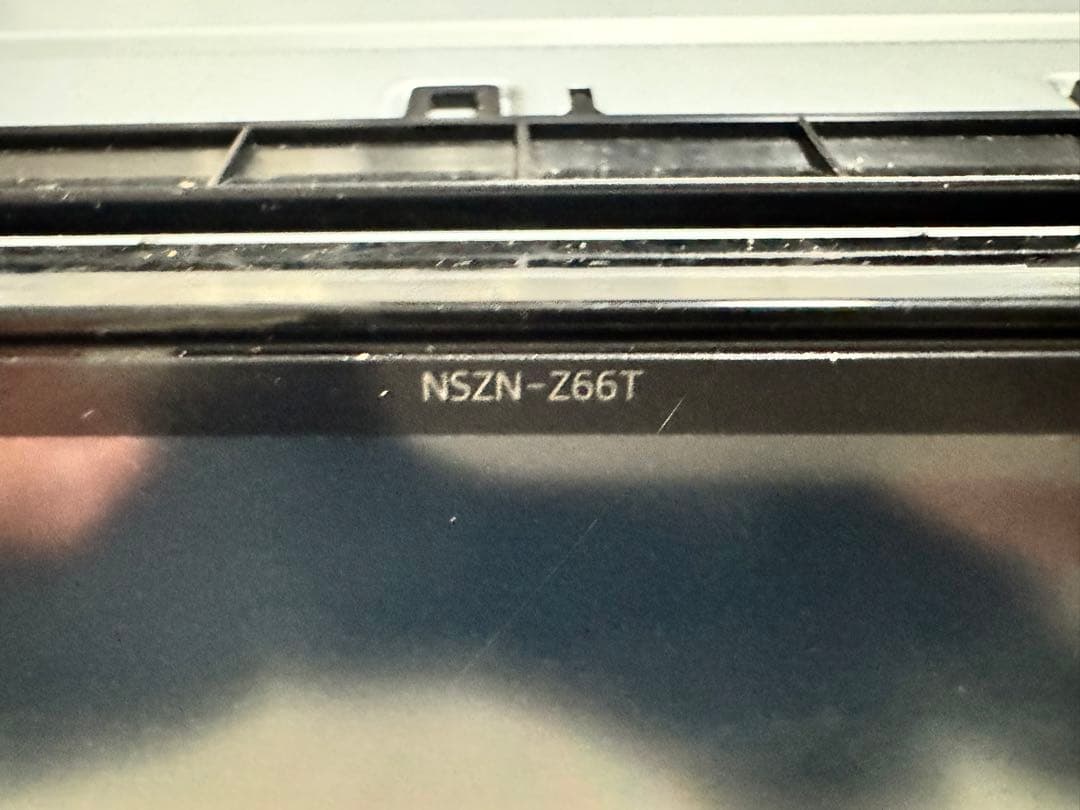 トヨタ純正ナビ カーナビ NSZN-Z66T パネルと配線