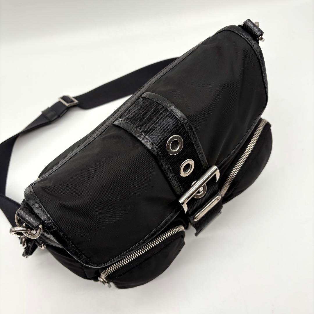 【極美品】PRADA ショルダーバッグ 三角ロゴプレート ナイロン サフィアーノ