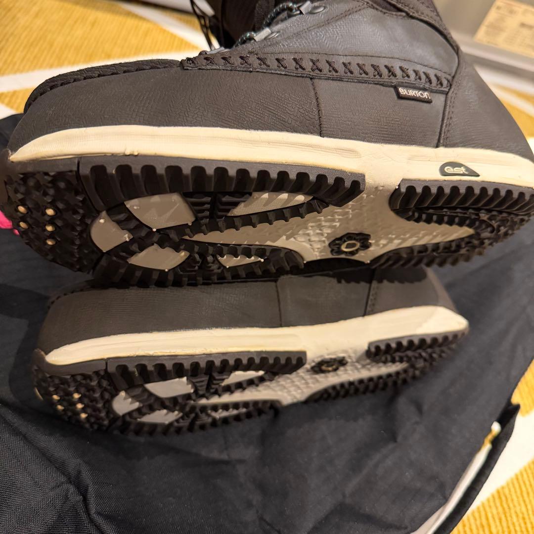 【断捨離しBurton 女性用スノーボードブーツ　24センチ