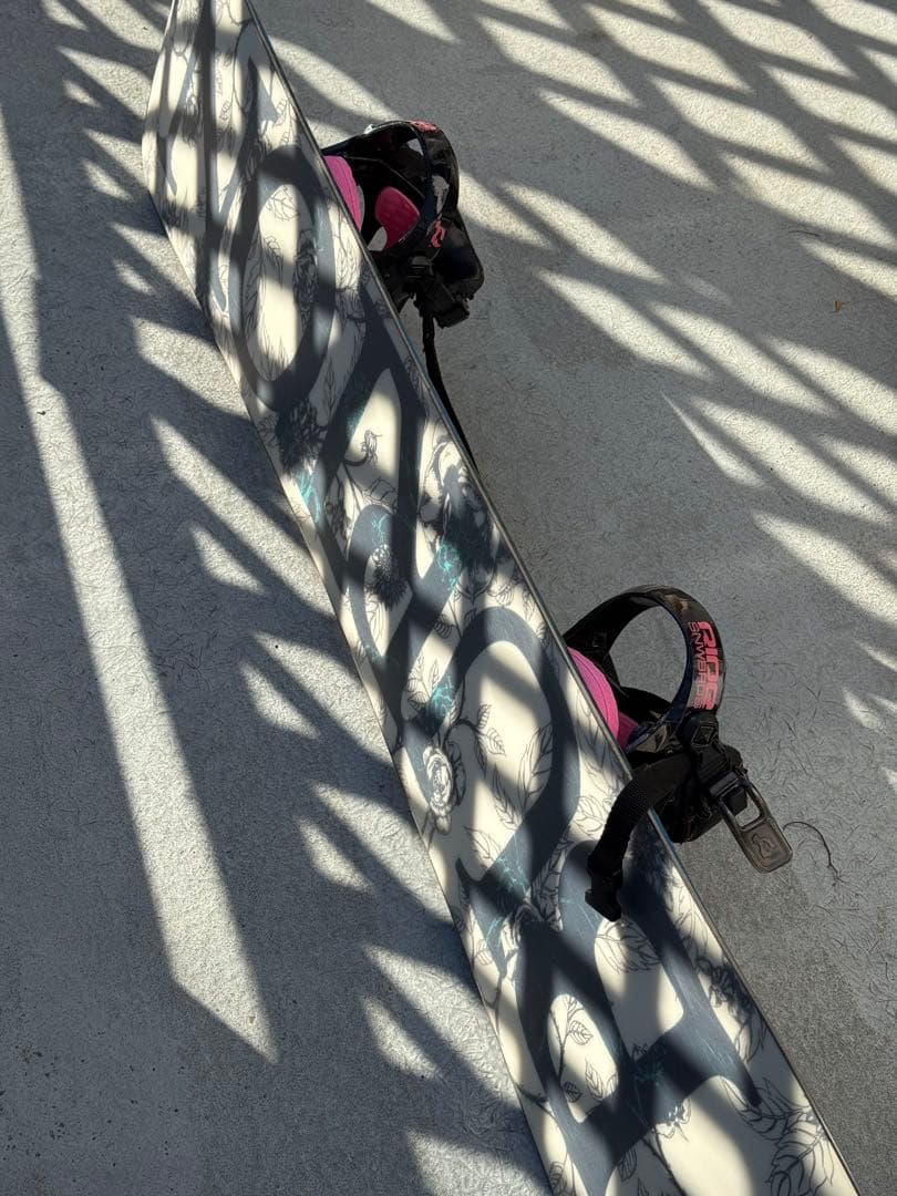 Burton スノーボード 花柄 バインディング付き