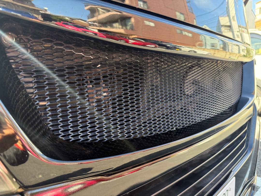 NV350 E26 キャラバン　グリルとアイライン　黒　とてもかっこいいですよー