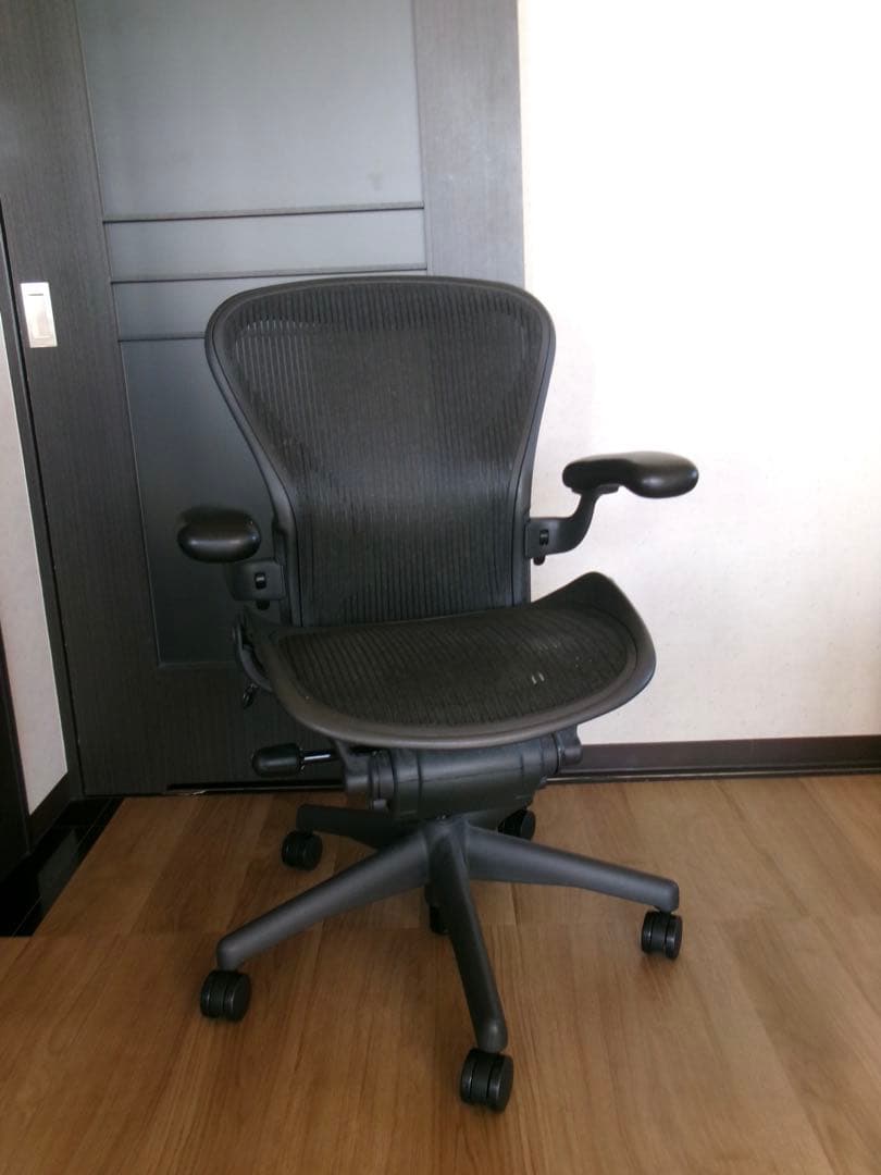 ハーマンミラー アーロンチェア クラシック フル装備 Bサイズ 送料込み