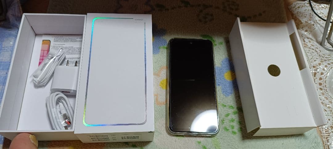 スマートフォン シルバー 充電器付き　T24 ultra 中古