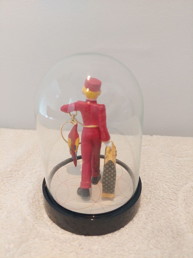 Louis Vuitton ベルボーイ人形 ガラスドーム付き