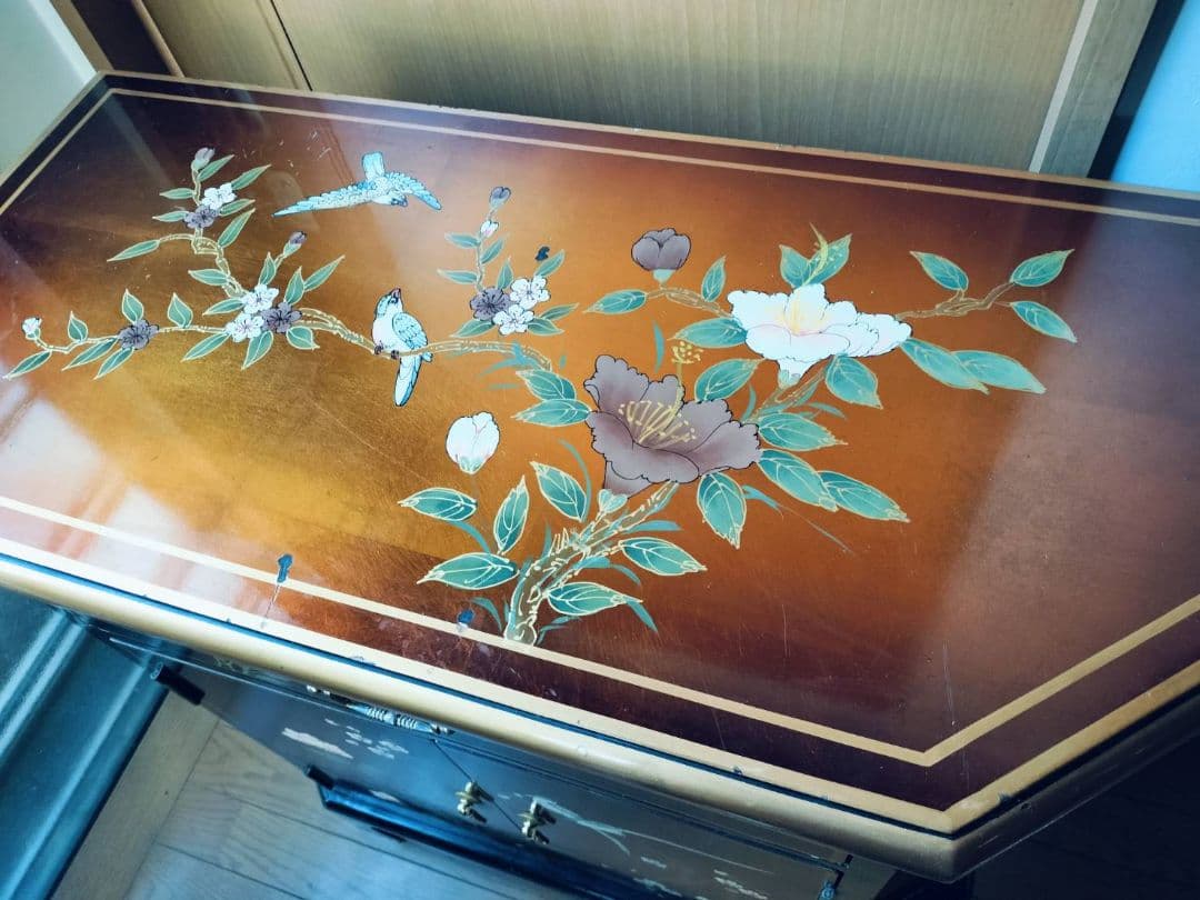 送無料！芸術品　シノワズリ　サイドボード　チェスト　中国家具　金箔　アンティーク