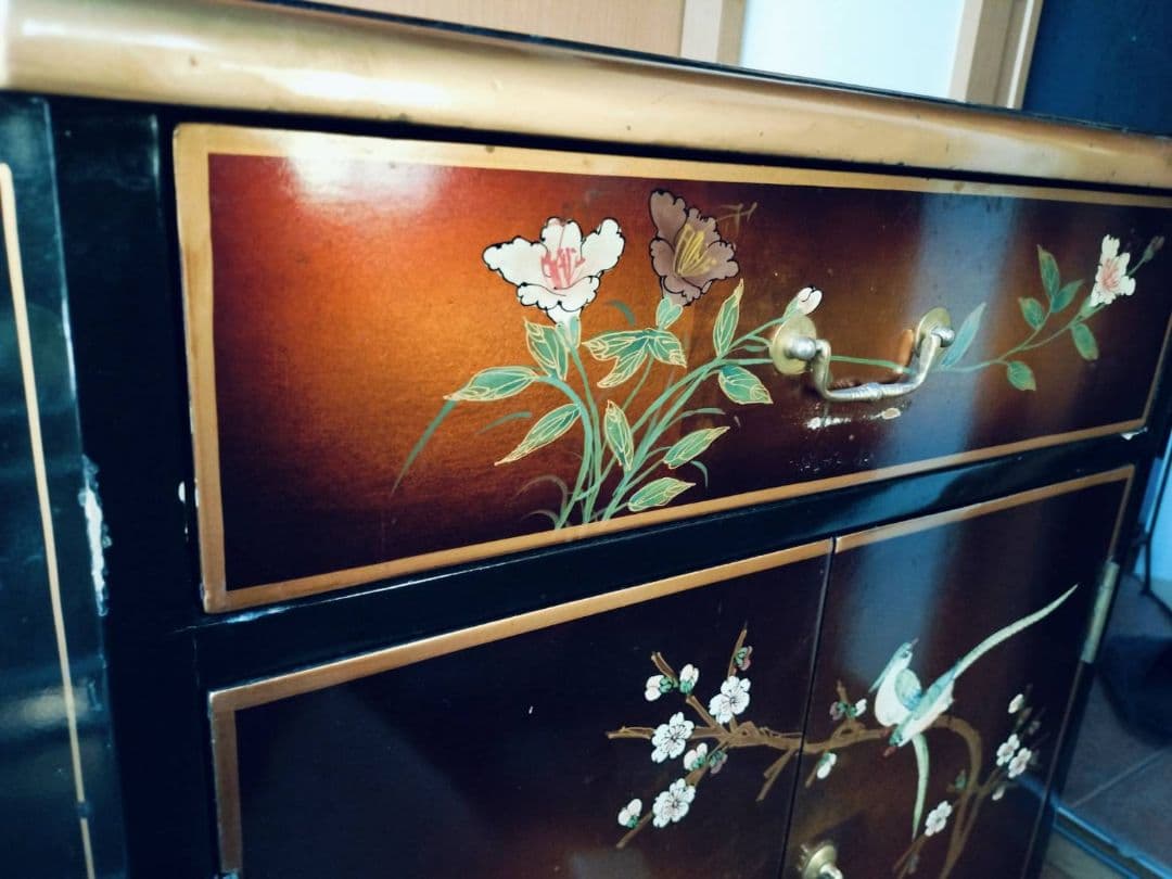 送無料！芸術品　シノワズリ　サイドボード　チェスト　中国家具　金箔　アンティーク
