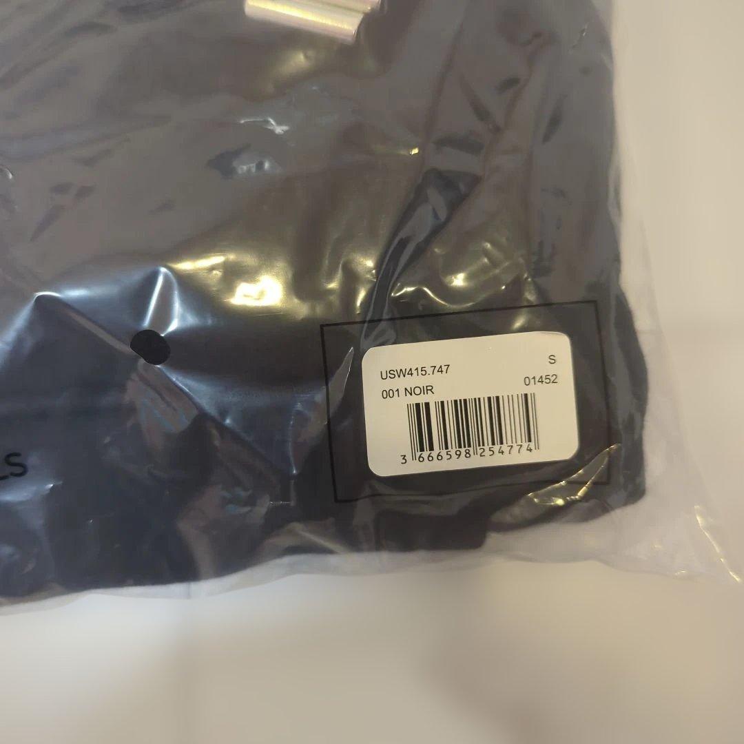 【新品】AMI PARIS フルジップパーカー　黒　Sサイズ　QRコード認証