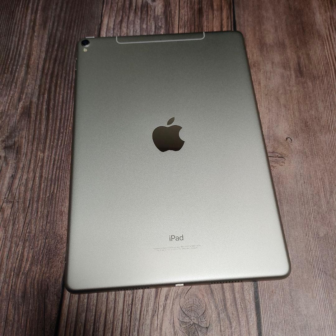 iPad Pro 10.5インチ シルバー SIMフリー 64GB 新品近い