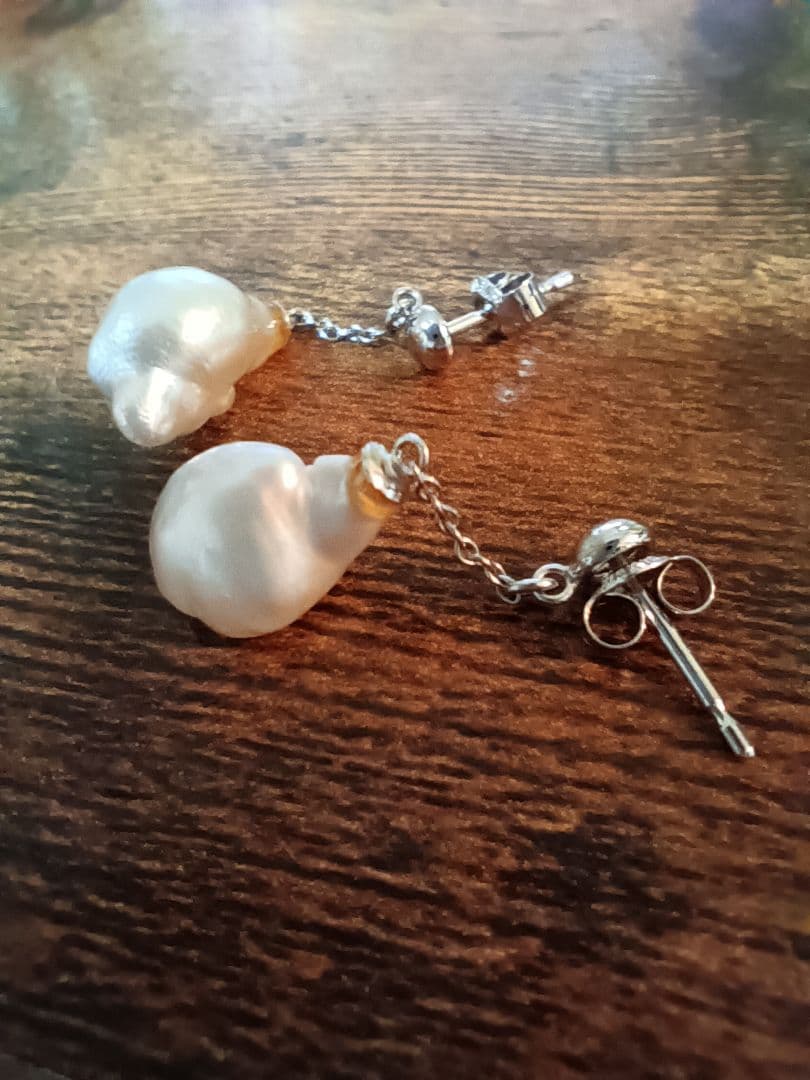 K10WG 淡水パール ドロップ型ピアス