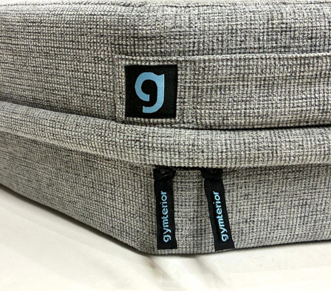 グレー色のジムテリア トランポリン