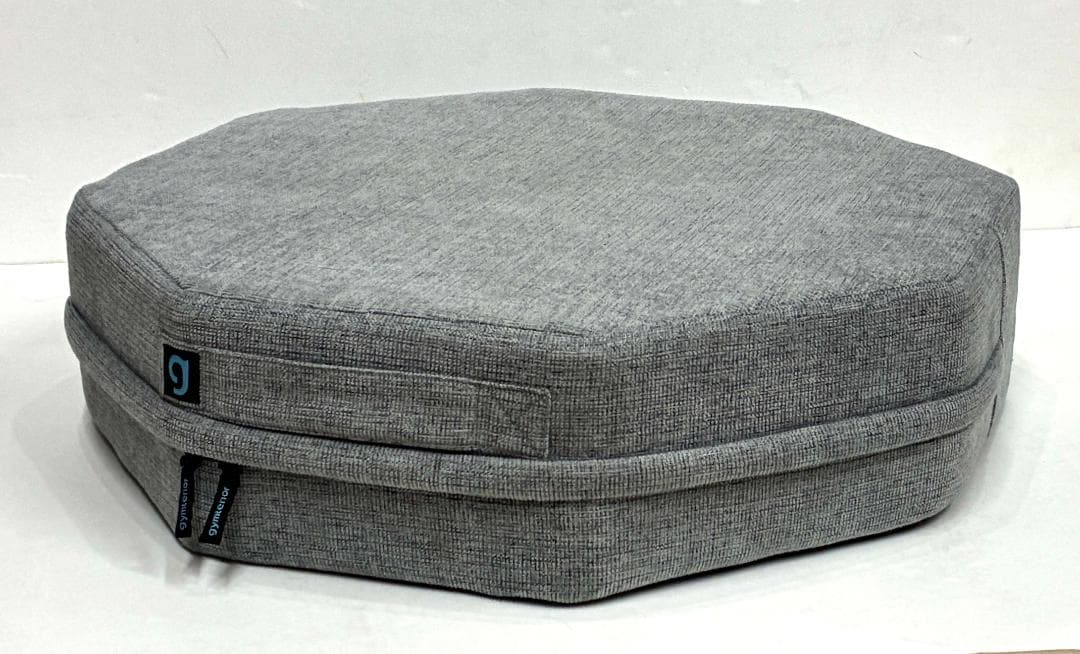 グレー色のジムテリア トランポリン