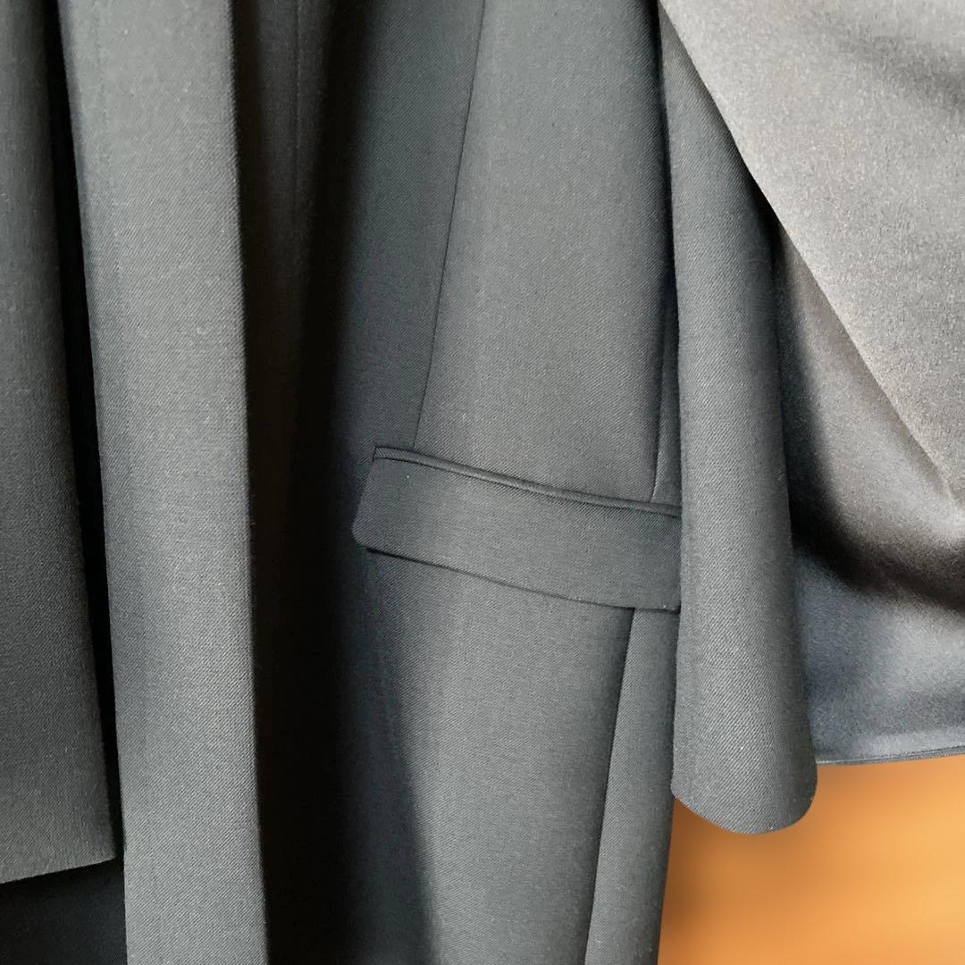 ポールカ　黒ケープ付きコート　42サイズ