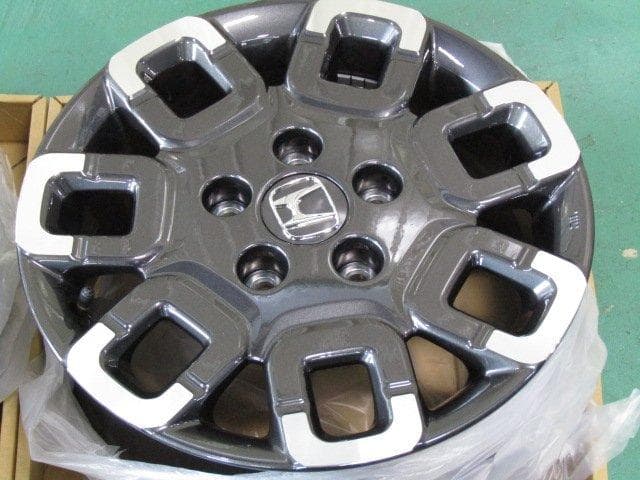 【新車外し品】ホンダ　GT系　フリード　Crosstar（クロスター）純正