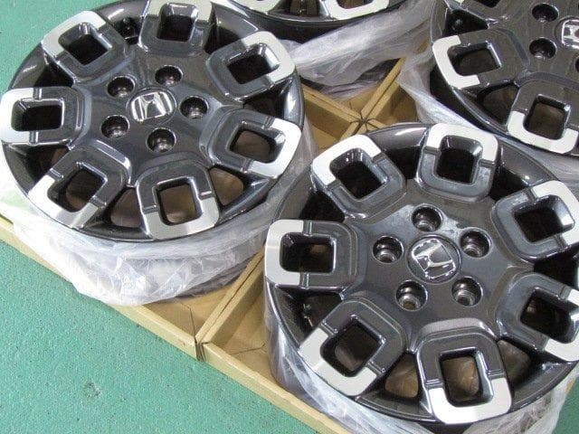 【新車外し品】ホンダ　GT系　フリード　Crosstar（クロスター）純正