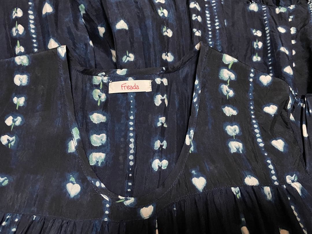 フリーダ　シボリ プリント ティアード ワンピース